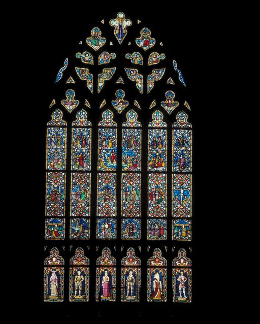 Verrière à personnages de la baie 0 : Scènes de la vie de la Vierge, Passion du Christ, basilique Notre-Dame-du-Roncier (Josselin)