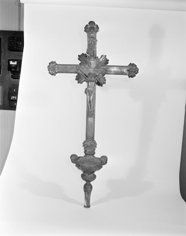 Croix de procession, église paroissiale Saint-Martin (Ploeren)