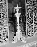 Chandelier pascal (?), église paroissiale Notre-Dame-de-Roscudon (Pont-Croix)