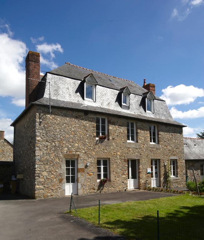 Presbytère, Le Bourg (Combourtillé)