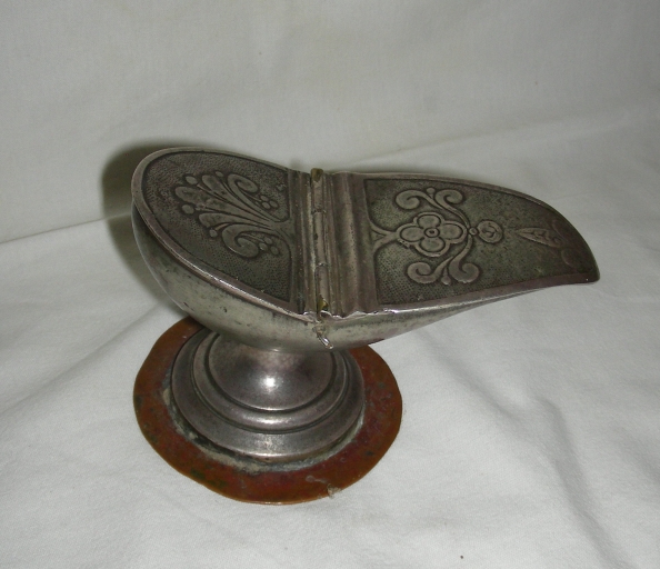 Navette à encens
