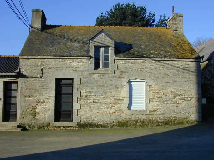 Maison, Kerloës (Pluméliau fusionnée en Pluméliau-Bieuzy en 2019)