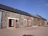 Ferme avec alignement de plusieurs logis, le Patis (Iffendic)