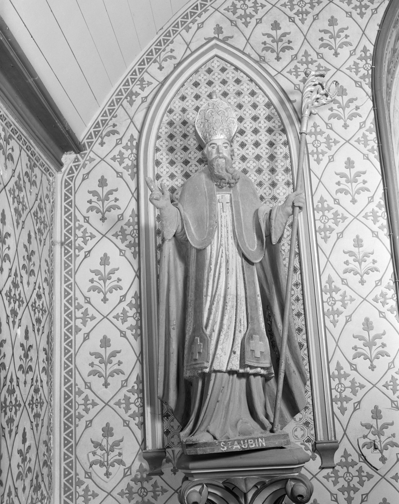 Statue (grandeur nature) : saint Aubin (n° 2), chapelle Saint-Aubin (Pont-Scorff)