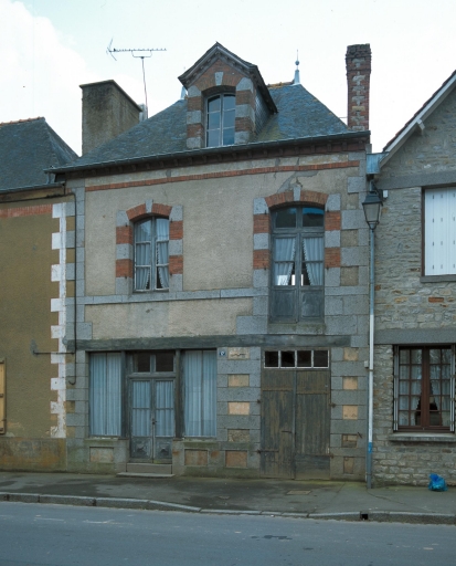 Maison, 17 rue Geoffroy Ier (Livré-sur-Changeon)
