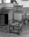 Fauteuil à bas-relief
