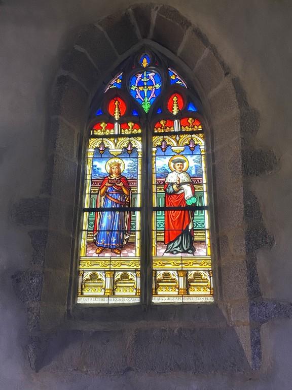 Verrière à personnages de la baie 4 : Saint Louis, Saint Yves, église Saint-Bertin (Guillac)