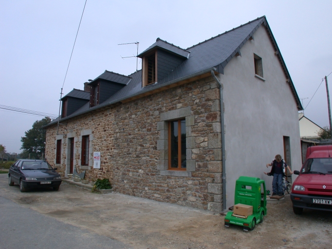 Maison, le Carrefour (Le Pertre)