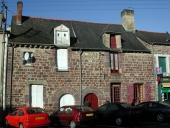 Maison, 11, 13 place de la Cohue (Montfort-sur-Meu)