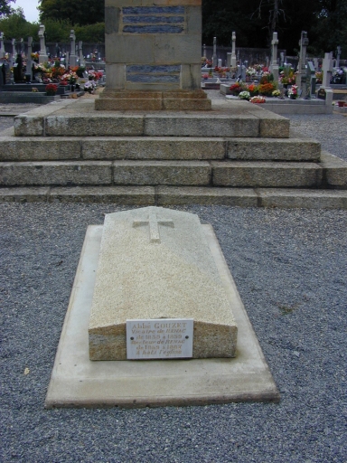 Tombeau de l'abbé Gouzet, rue de Beauregard (Renac)