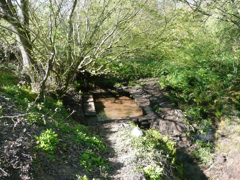 Fontaine et lavoir, Meilars (Confort-Meilars)