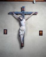 Croix : christ en croix, chapelle Notre-Dame-de-Trescouët et Notre-Dame-des-neiges (Caudan)