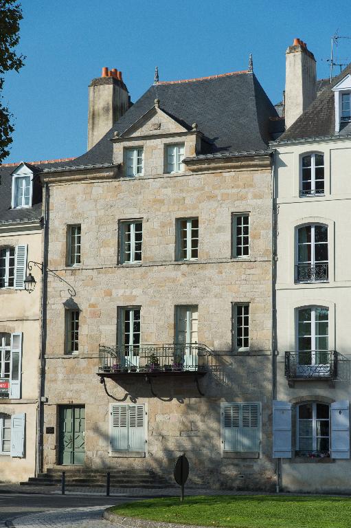 Hôtel, douane, anciennement dit Le grand Motonnier, 14 rue du Port (Vannes)