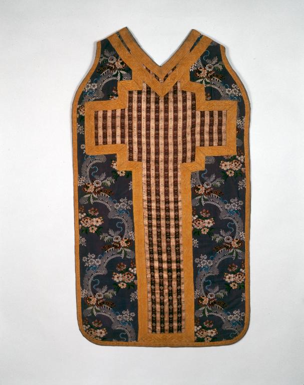 Chasuble, basilique Notre-Dame-du-Roncier (Josselin)