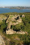 Caserne haute du fort Cézon (fin du 17e siècle) (Landéda)