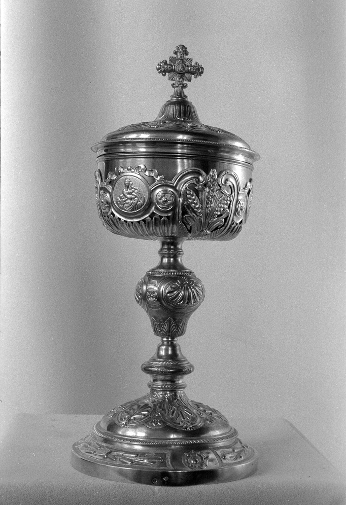 Ciboire (1), église paroissiale Saint-Tugdual (Saint-Tugdual)