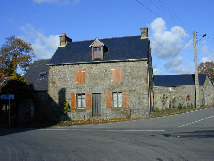 Café, le Chat Troussé (Trémeheuc)
