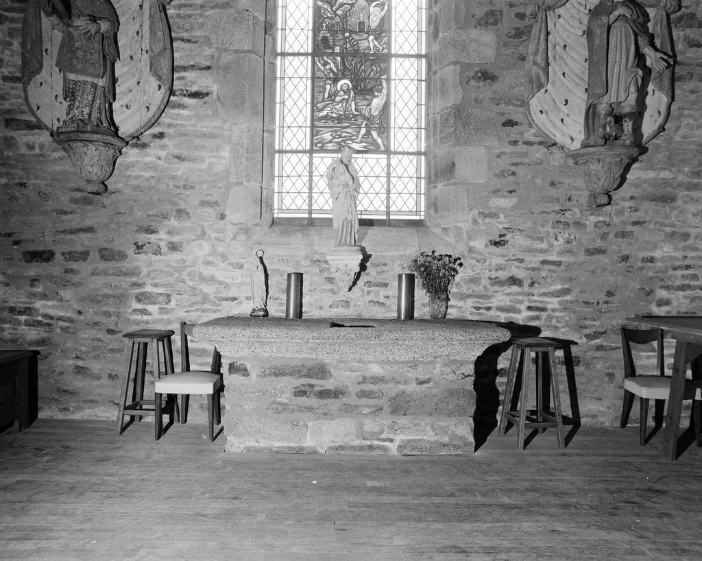 Autel (maître-autel), chapelle Saint-Etienne (Cléguer)