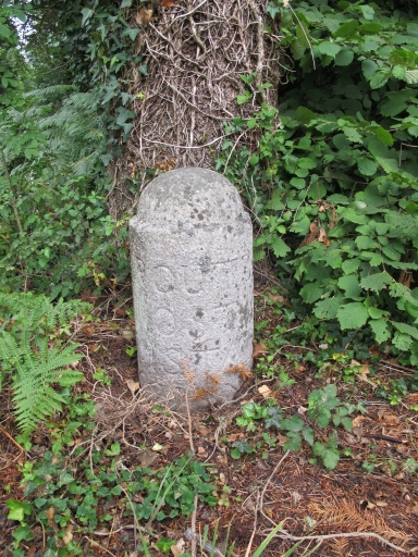 Borne routière, Ponthouard (Kervignac)
