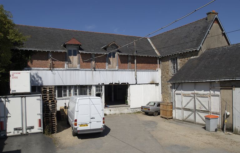 Ensemble d'édifices artisanaux et d'entrepôts commerciaux, 11, 13, 15 rue de Strasbourg (Vannes)