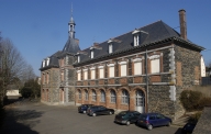 Mairie, écoles, presbytères et monuments aux morts sur la commune de Châteaugiron