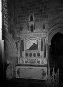 Autel, retable, ronde-bosse, statue, groupe sculpté (autel secondaire, autel tombeau, retable architecturé à niche), de saint pierre, (anciennement retable numéro 2), église paroissiale Notre-Dame-de-Roscudon (Pont-Croix)