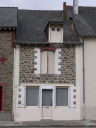 Maison à boutique, 1 bis place de l'église (Hédé)