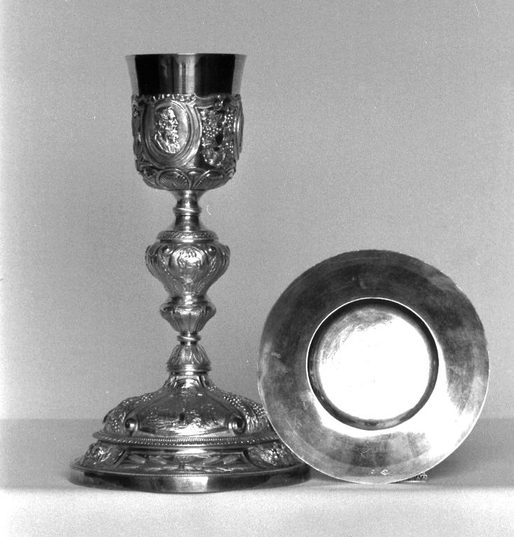 Calice, patène (2), église paroissiale Saint-Coulitz (Saint-Coulitz)