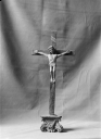 Croix 1 : Christ en croix, église paroissiale Saint-Pierre (Spézet)