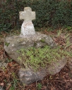 Croix de chemin, rue des Écoles (Lancieux)