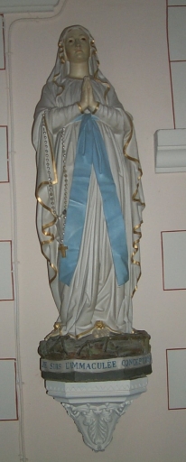 Statue sur socle : Notre-Dame de Lourdes