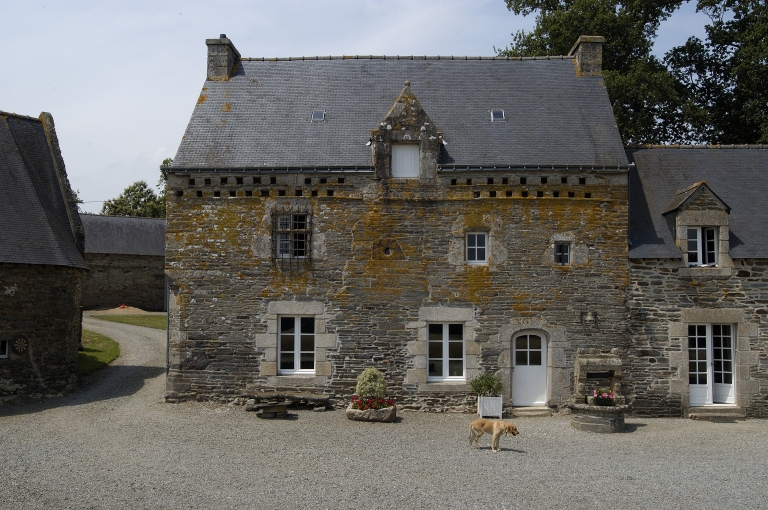 Maison de prêtre, Kerbellec (Pluméliau fusionnée en Pluméliau-Bieuzy en 2019)