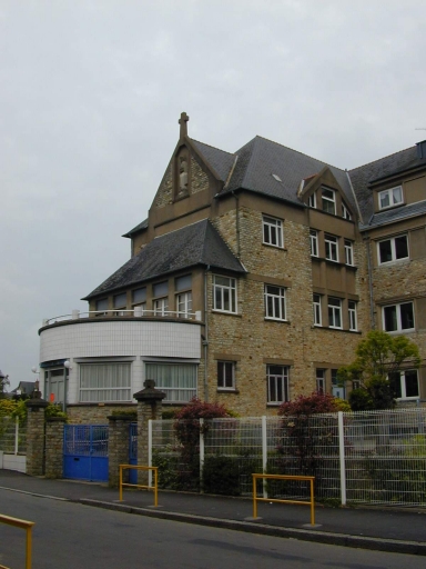 Ancien pensionnat, actuellement lycée Sainte-Thérèse, 27 rue Sully-Prudhomme (Rennes)