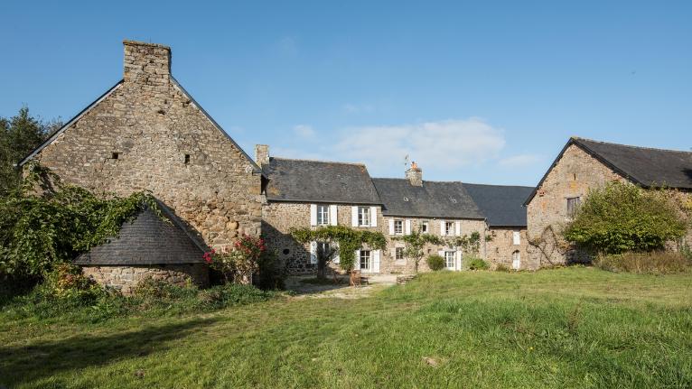 Maison et ferme, La Villais (Saint-Hélen)