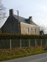 Ferme, actuellement maison, avenue Gautier Père et Fils ;   R.D.n°794 (Combourg)