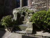 Fontaine de dévotion, place du Bouffay (Malestroit)