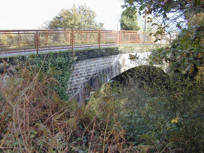 Pont de chemin de fer, près de la Petite Thibougerie (Argentré-du-Plessis)