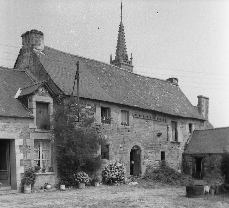 Maison, 6 rue de l'église (Kergrist)