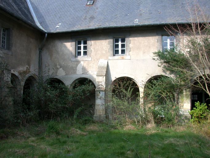 Couvent de carmélites de Nazareth, puis Intendance militaire, puis caserne de gendarmerie, place Nazareth (Vannes)
