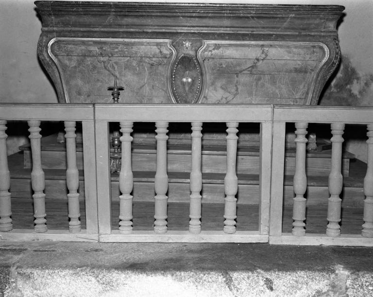 Clôture de choeur (table de communion), chapelle Saint-Léonard (Theix fusionnée en Theix-Noyalo en 2016)