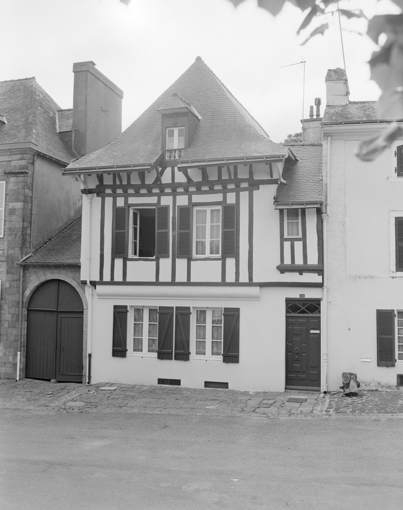 Maison, 30 place de la Mairie (Pont-Scorff)